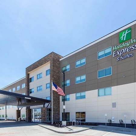 Holiday Inn Express & Suites - Springfield North By Ihg Exterior foto